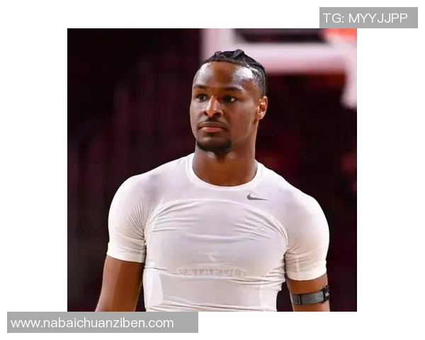 詹姆斯父子同台时刻来临布朗尼正式宣布参加NBA选秀